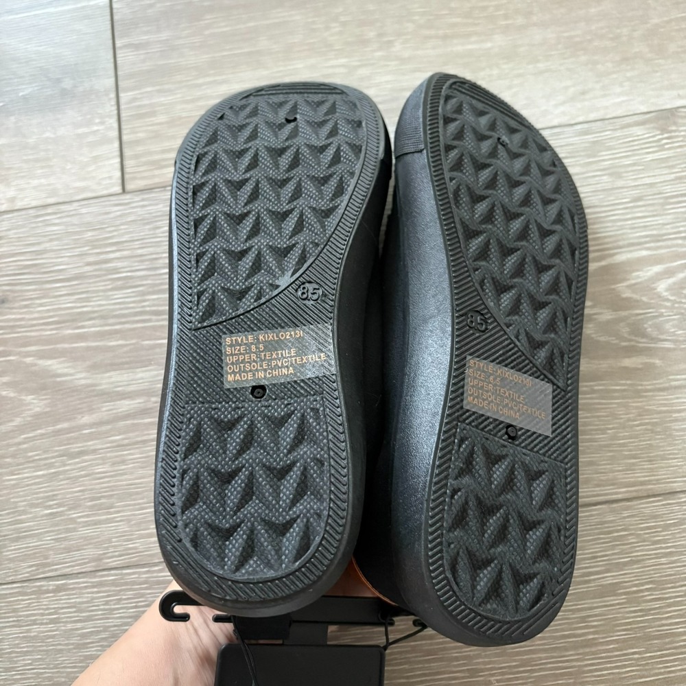NWT Taxi Womens Black Canvas Zipper Low Top Lace Up Sneaker Shoes Size 8.5 - Picture 8 of 14
